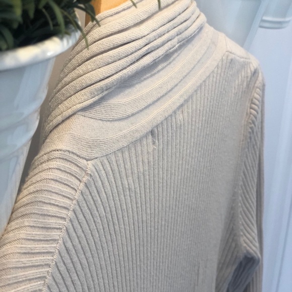 Veste - Le château - Size S/M💙 - Picture 2 of 3